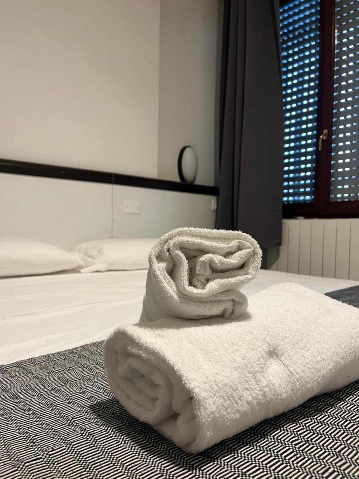 Jcube Apartments Precotto Milano Eksteriør billede